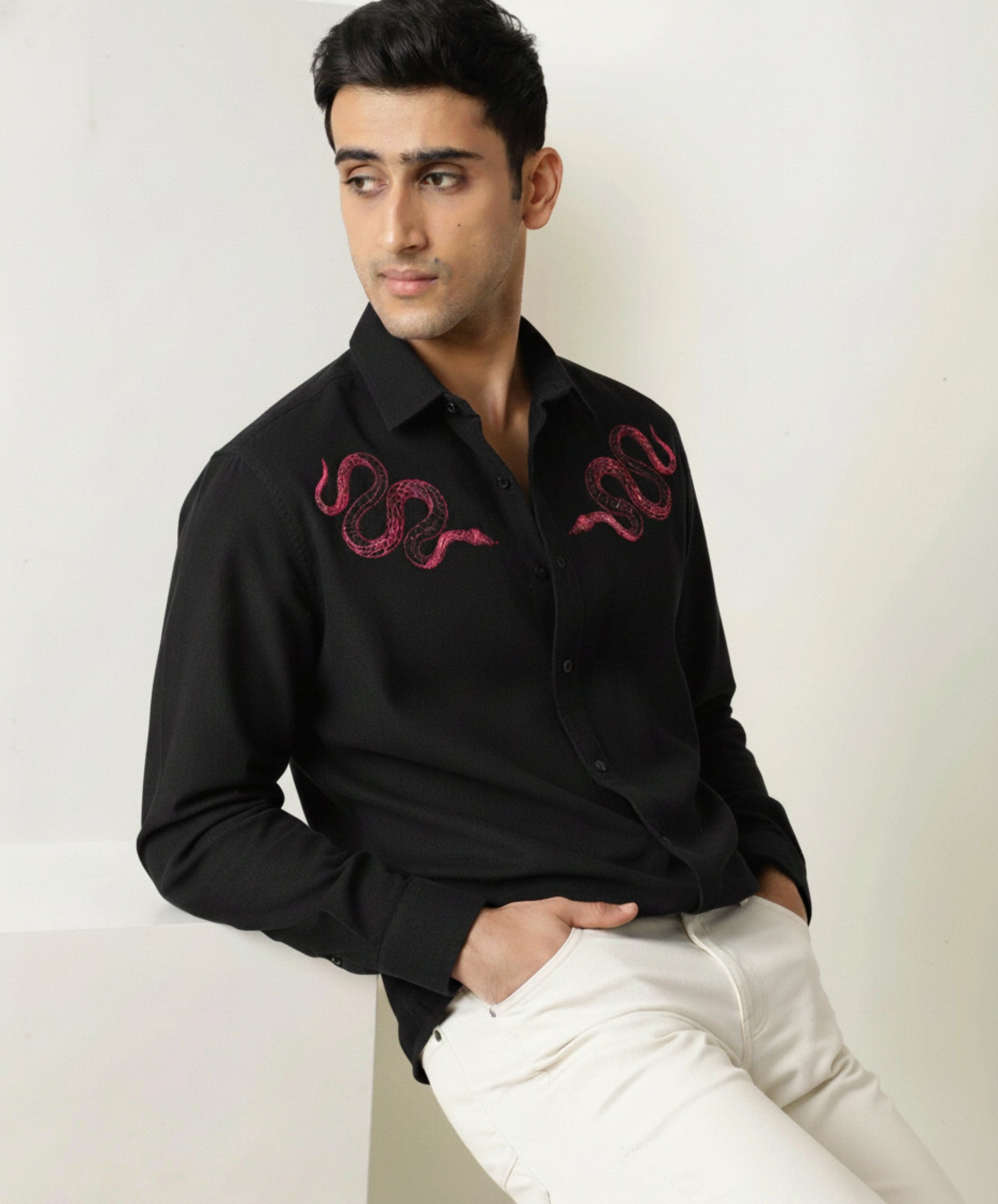 Men’s Pink Snake Embroidered Linen Shirt